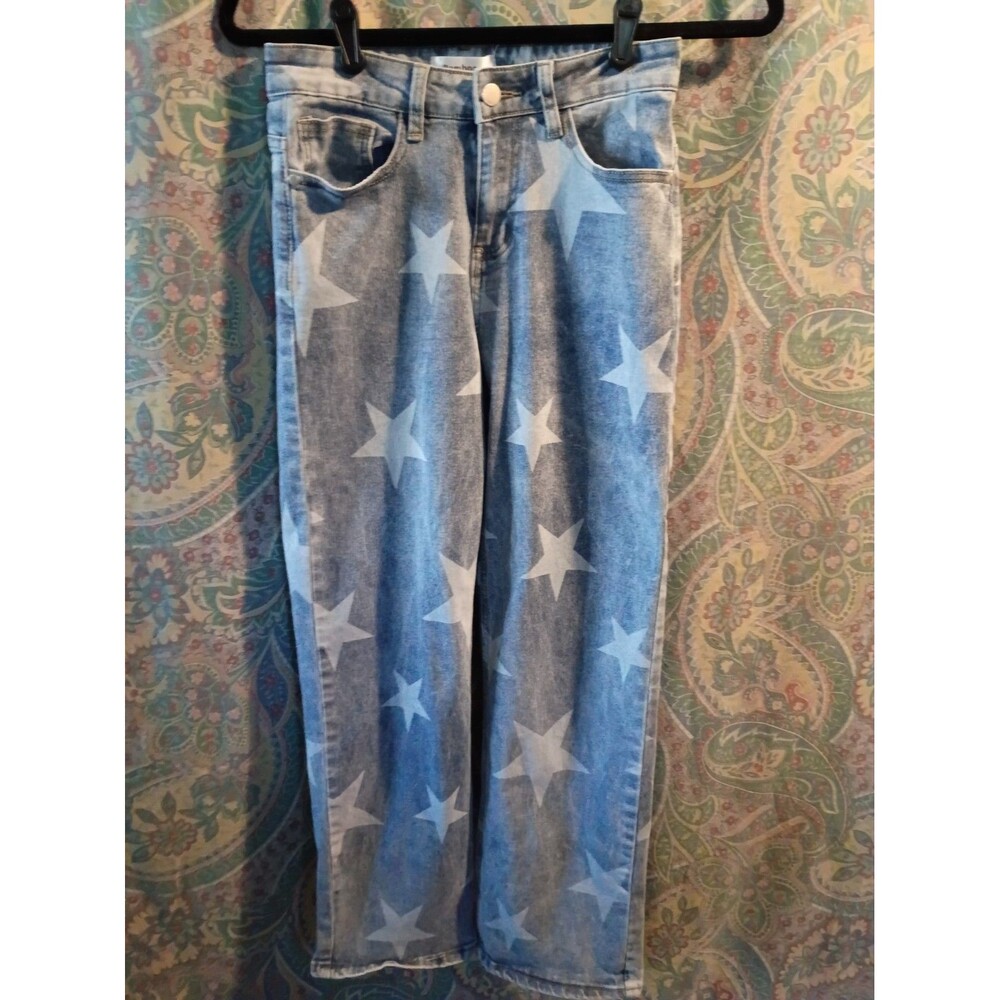 Bamboo  light wash jeans featuring an all-over white star print Size 5